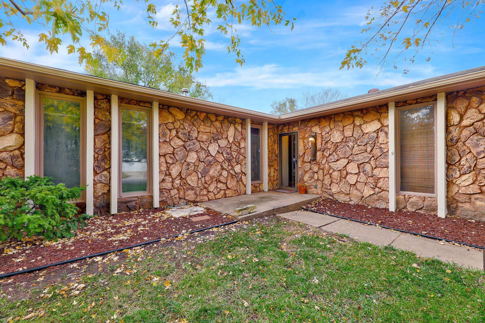 Property Photo:  3037 S Mount Carmel Ave  KS 67217 