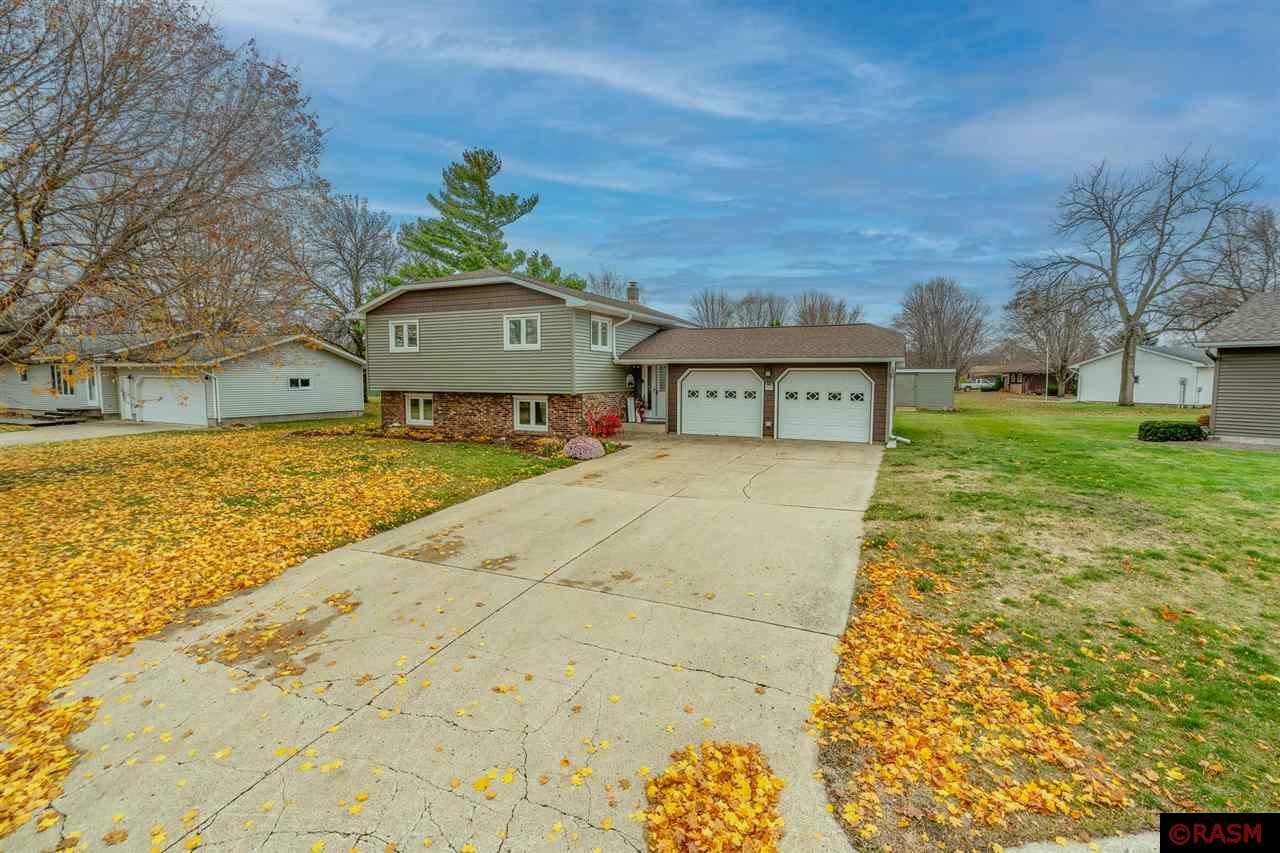 Property Photo:  808 Circle Drive  MN 56097 