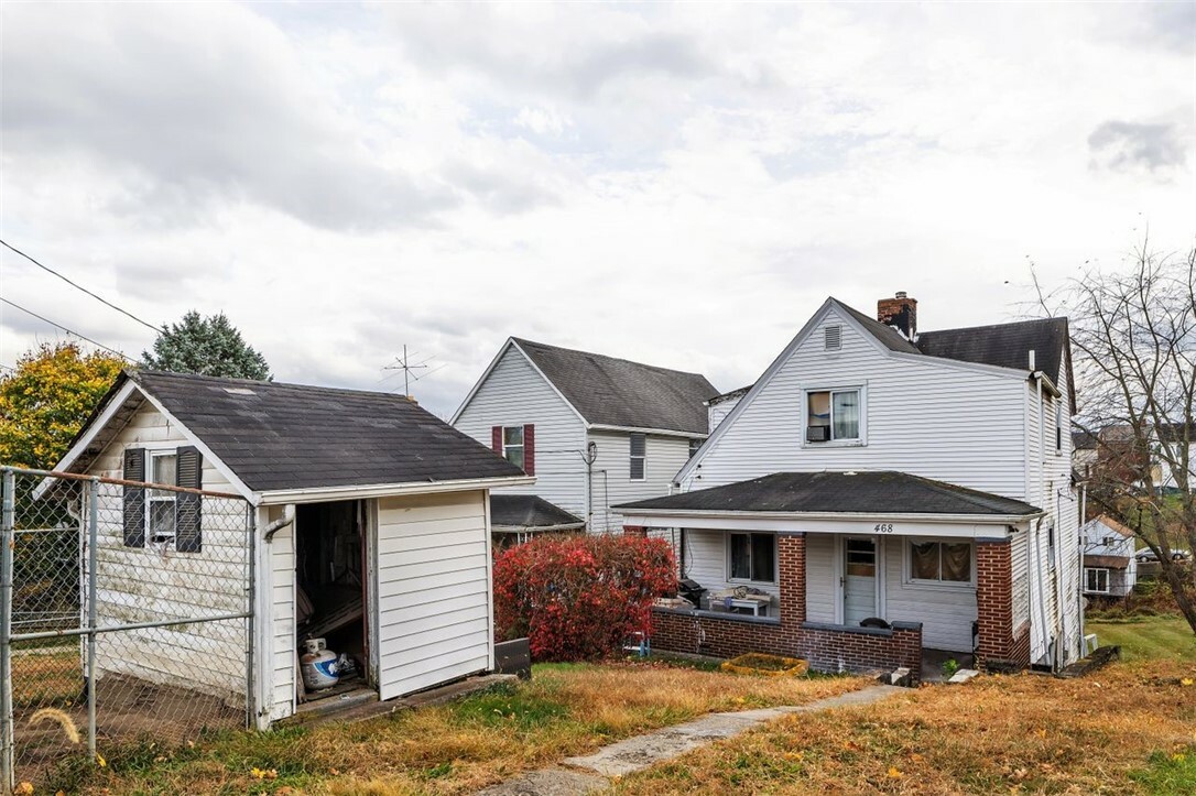 Property Photo:  468 4th St  PA 15033 