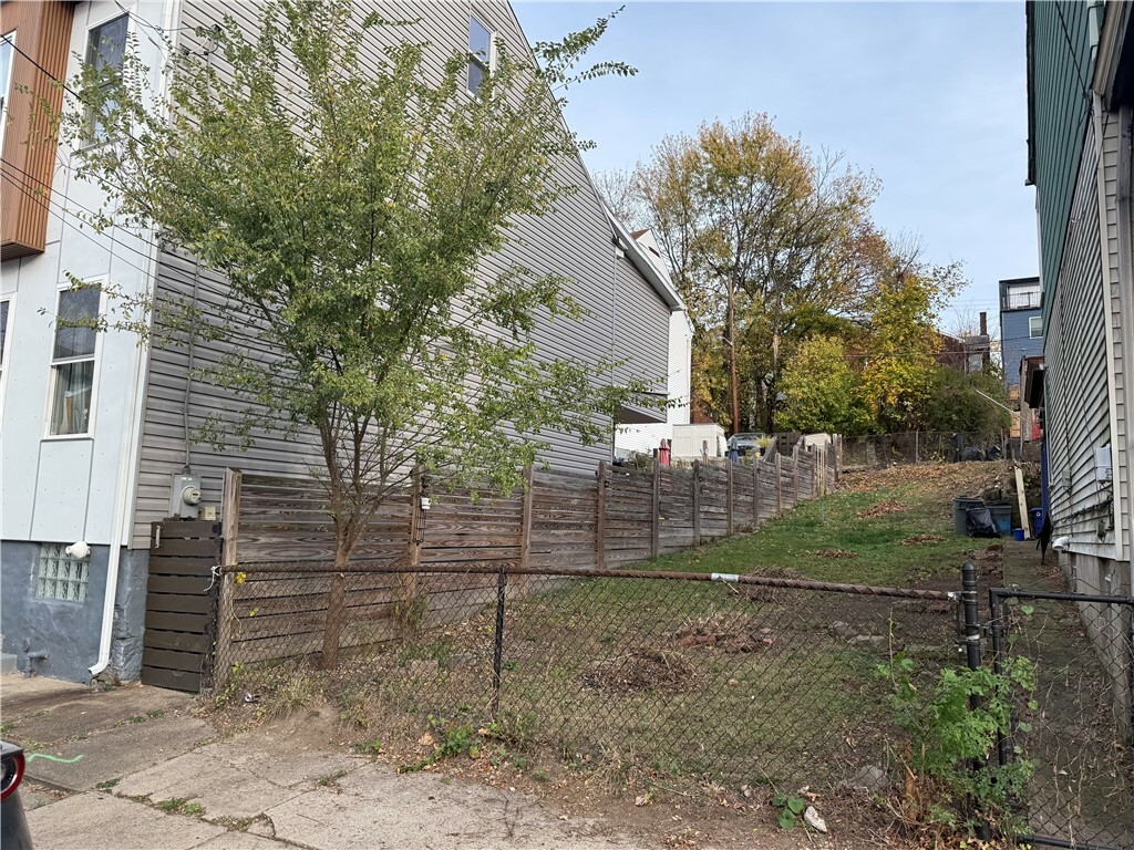 Property Photo:  5124 Keystone St  PA 15201 