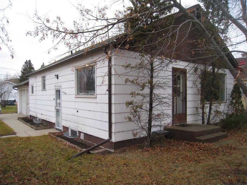 Property Photo:  224 8th Avenue South  MB R0L 1Z0 