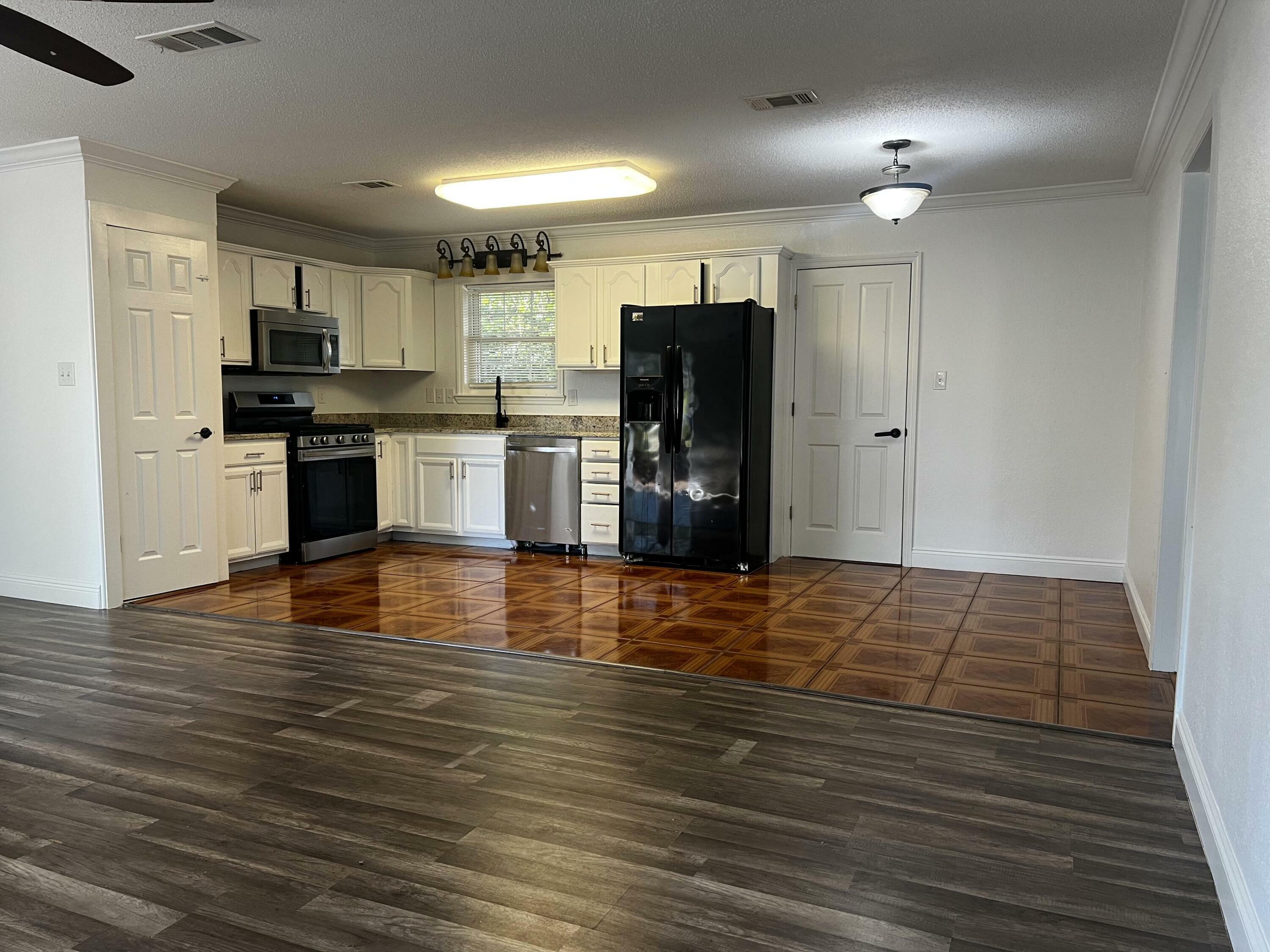 Property Photo:  319 Jones Rd, Road  FL 32536 