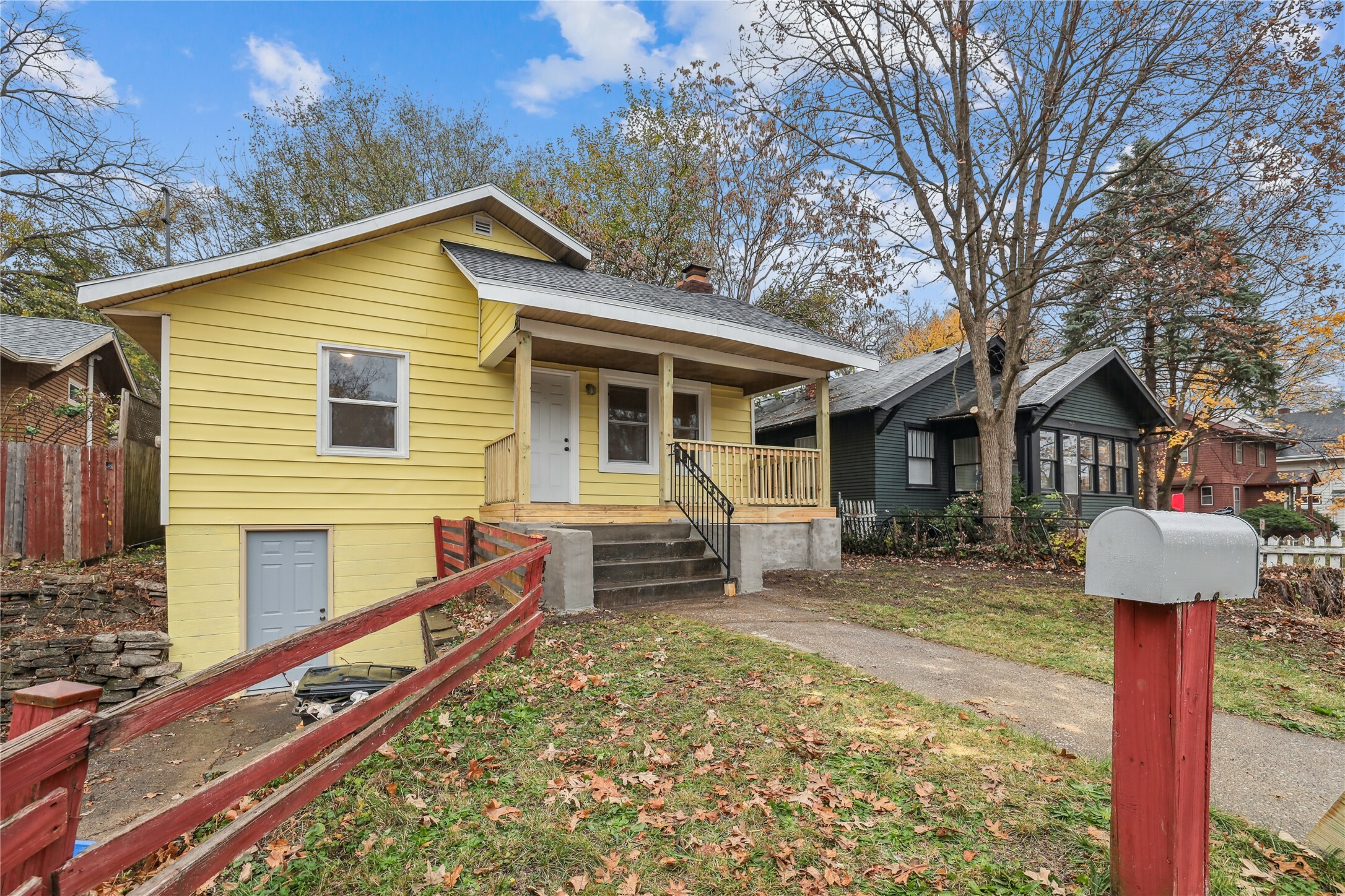 Property Photo:  705 32nd Street  IA 50312 