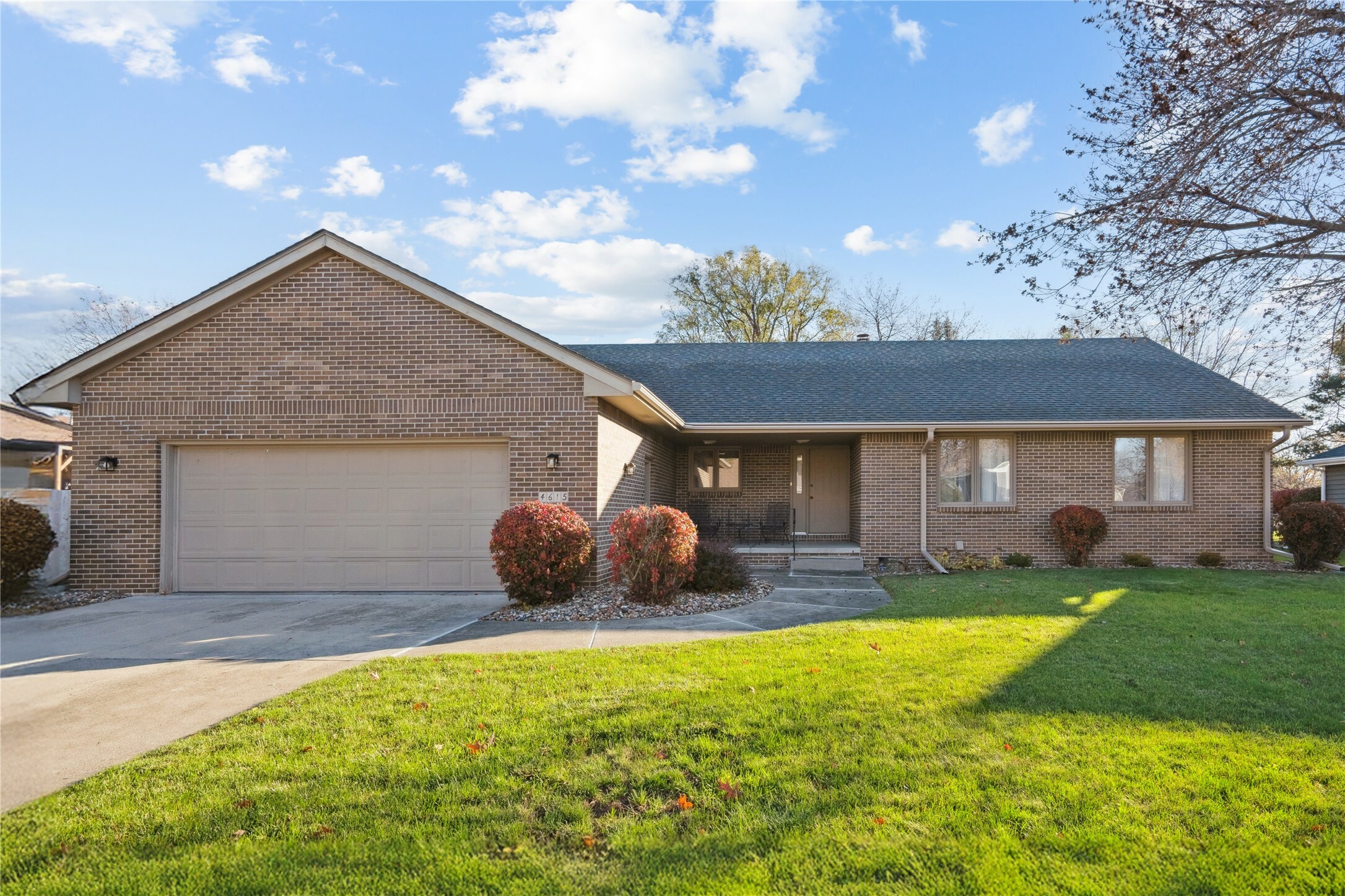 4615 77th Street  Urbandale IA 50322 photo