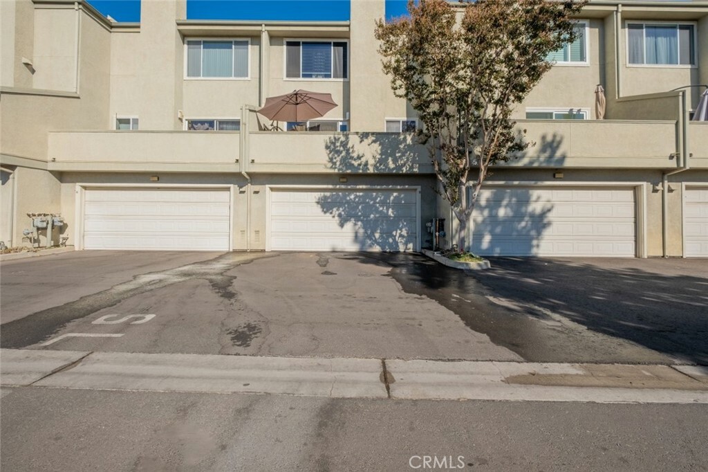 Property Photo:  15780 Midwood Drive 3  CA 91344 