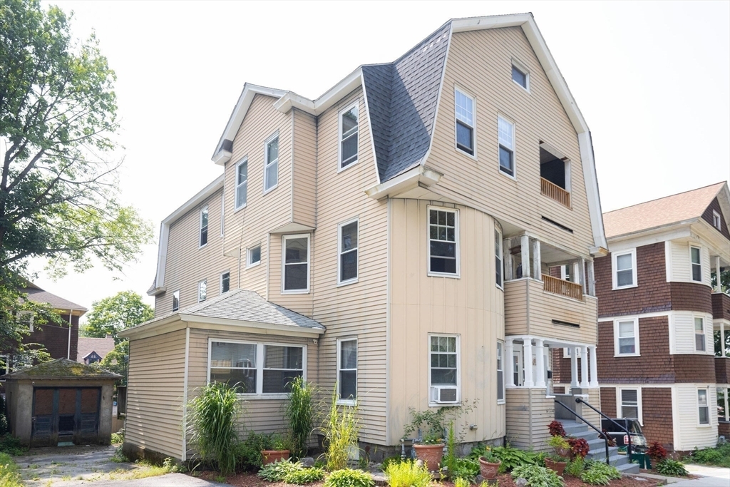 Property Photo:  8 Agawam Street  MA 01603 