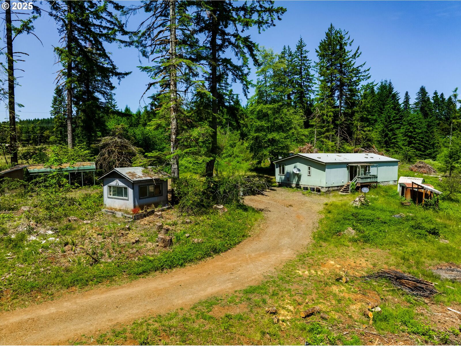 Property Photo: 39533 Ann Ln OR 97454