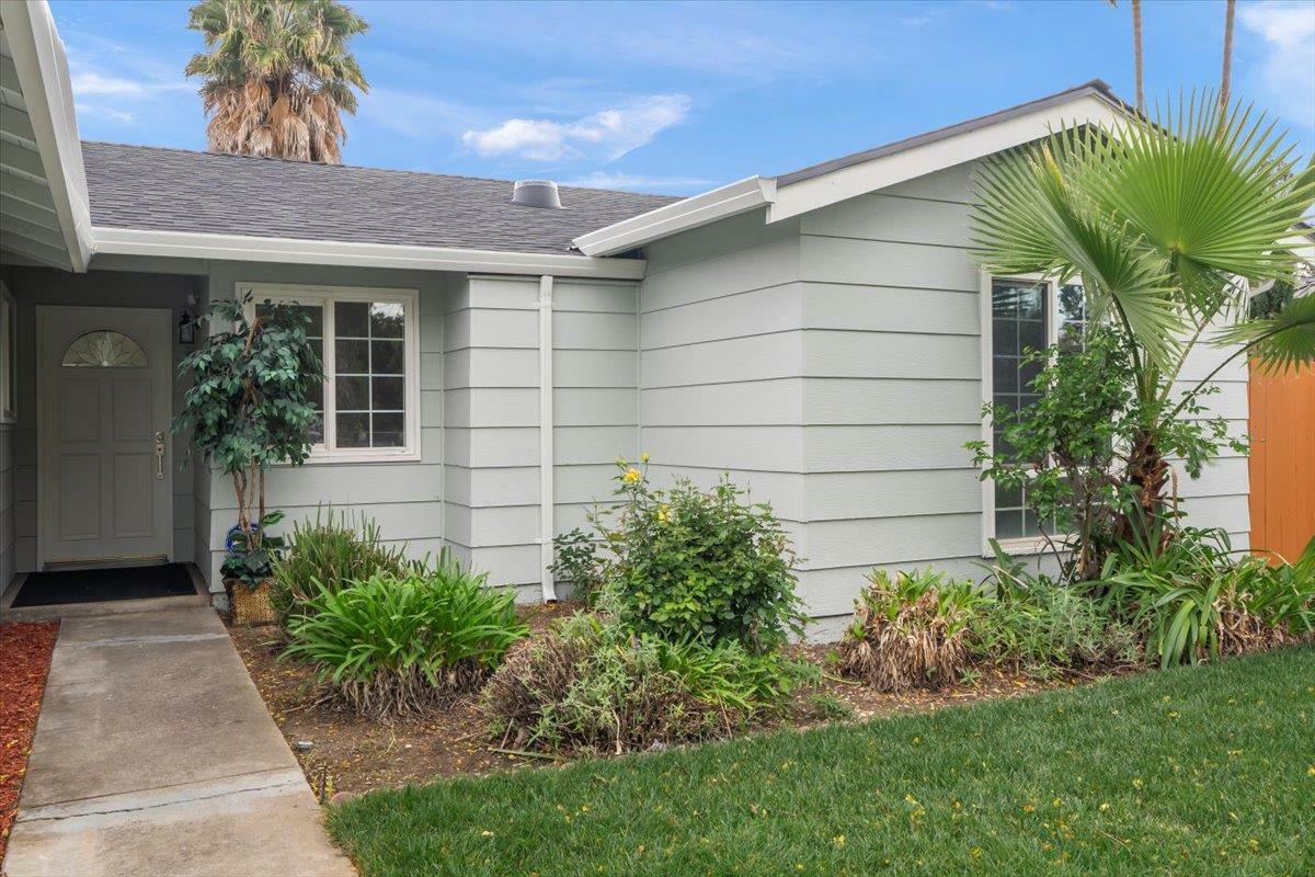 Property Photo:  860 Normington Way  CA 95136 