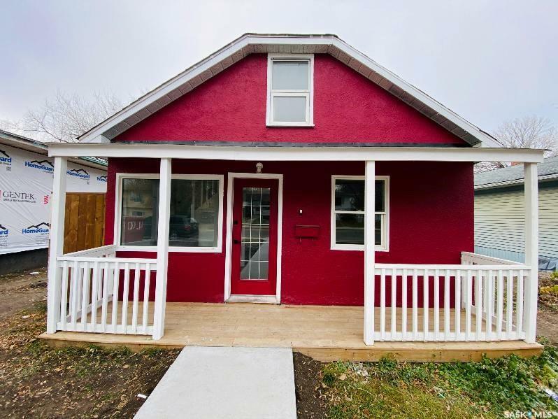 Property Photo:  1149 K Avenue N  SK S7L 2N7 