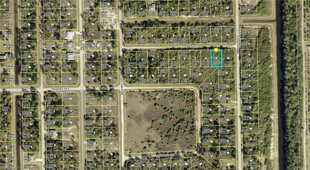 Property Photo: 1248 Crystal St E FL 33974