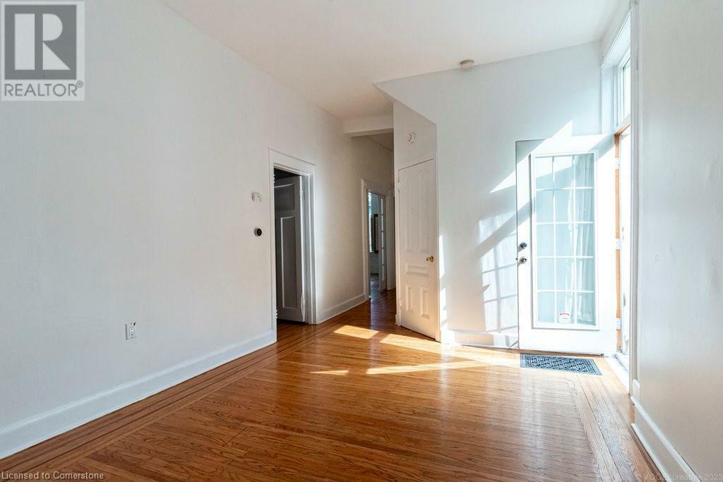 Property Photo:  270 Queen Street South  ON L8P 3T3 