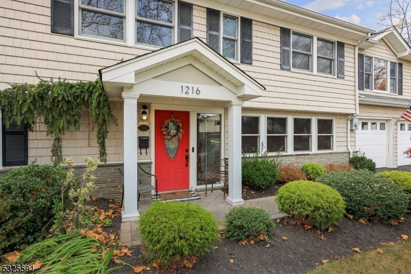 Property Photo:  1216 Wyoming Drive  NJ 07092 