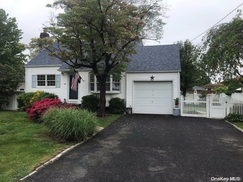 Property Photo: 256 Carlls Path NY 11729