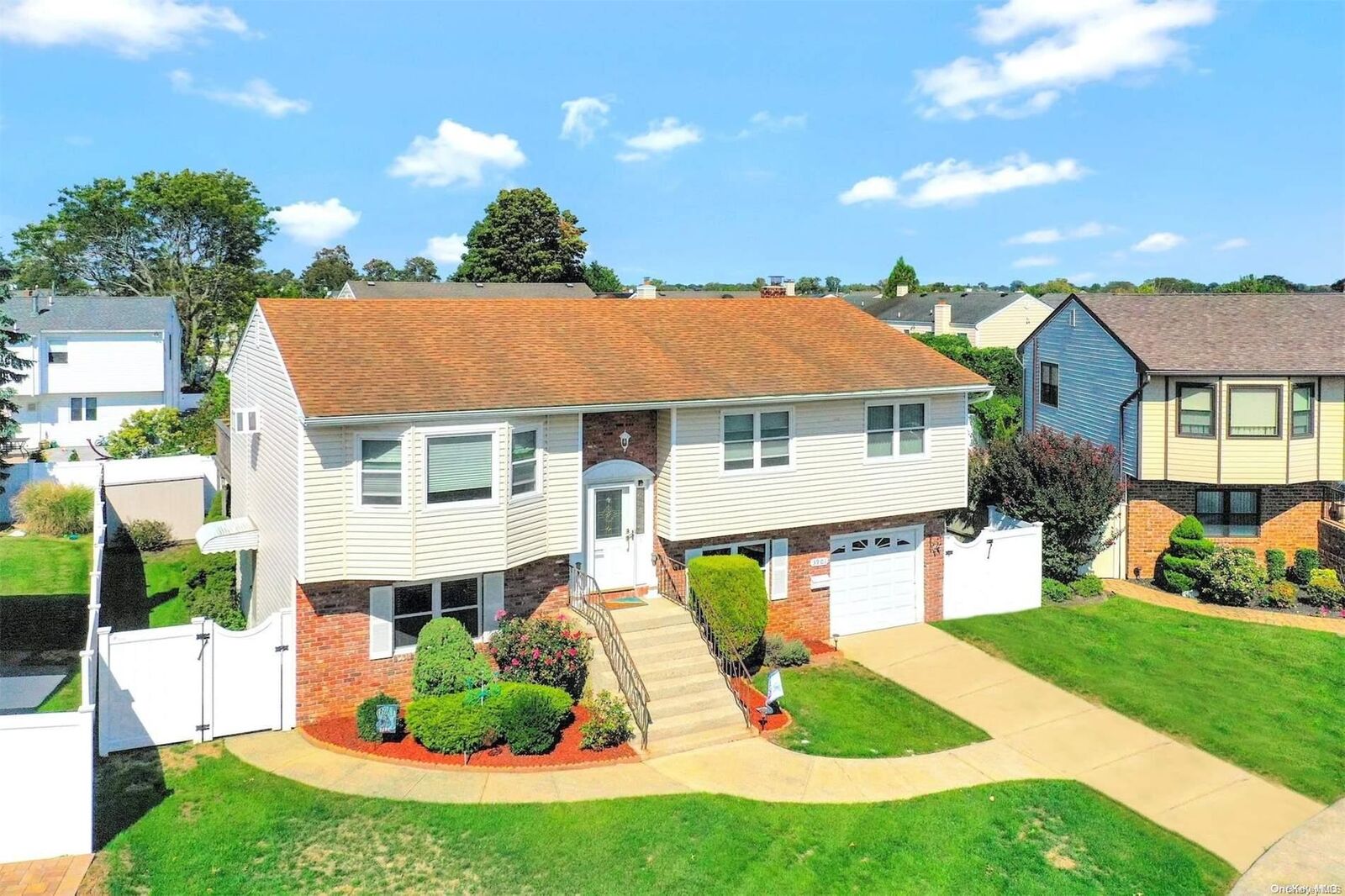 Property Photo: 3901 Elayne Court NY 11783