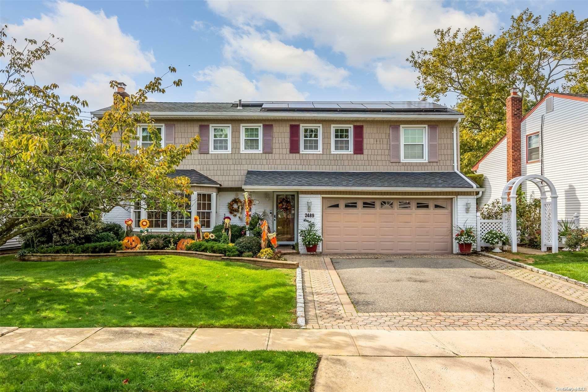 Property Photo: 2489 Kayron Lane NY 11710