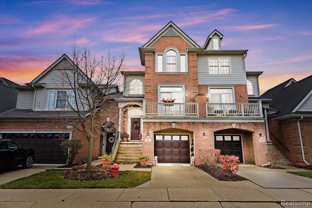 Property Photo:  37677 Newburgh Park Circle  MI 48152 1370 