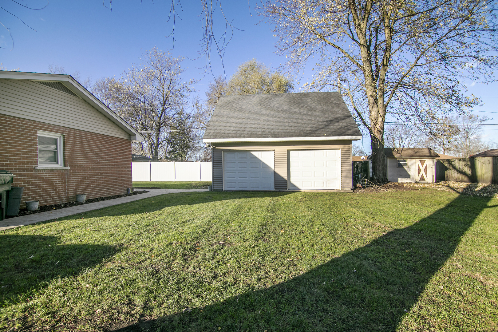 Property Photo:  3865 El Camino Drive  IL 60901 