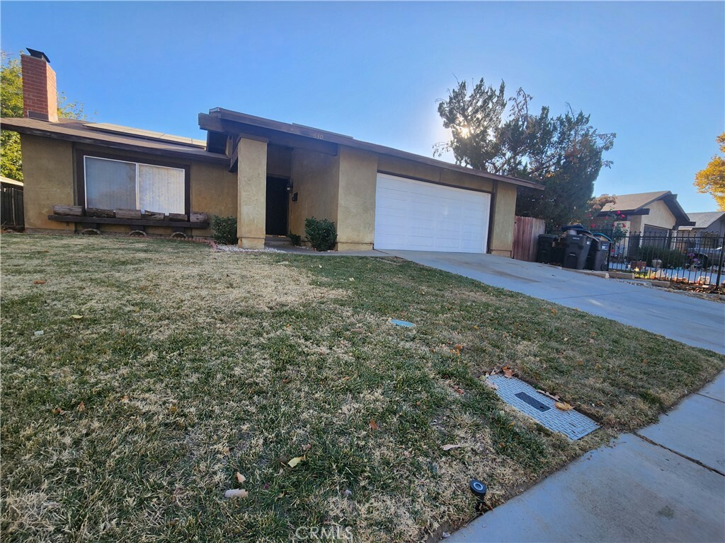 Property Photo:  630 E Avenue J4  CA 93535 