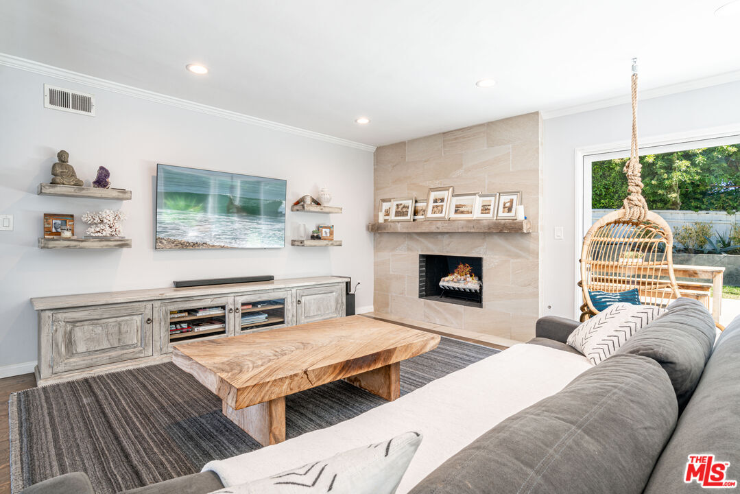 Property Photo: 6424 Sea Star Dr CA 90265