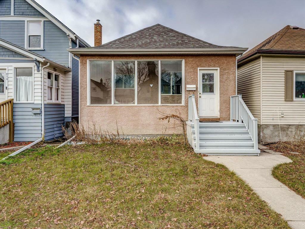 Property Photo:  972 Ingersoll Street  MB R3E 2L9 