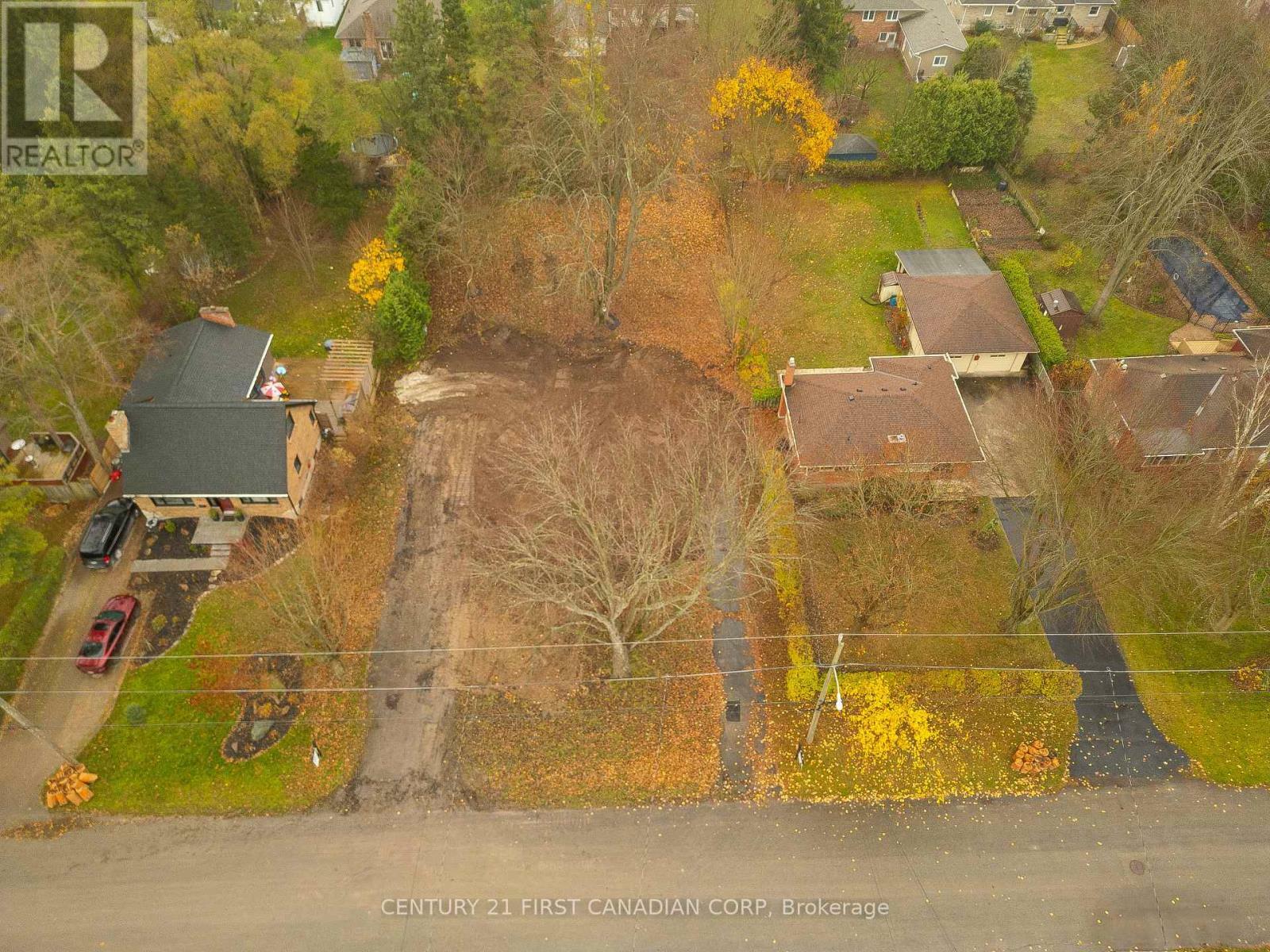 Photo de la propriété:  545 Elmdale Avenue Parcel1  ON N5X 1H5 