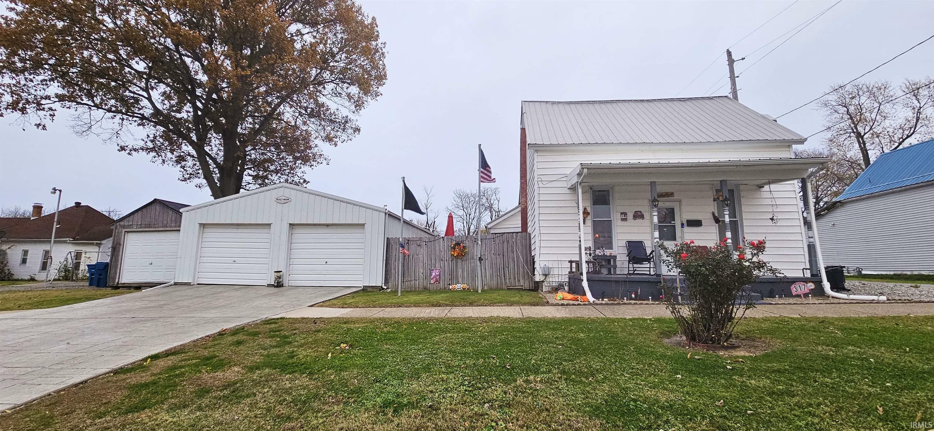 Property Photo:  317 Poplar Street  IL 62863 