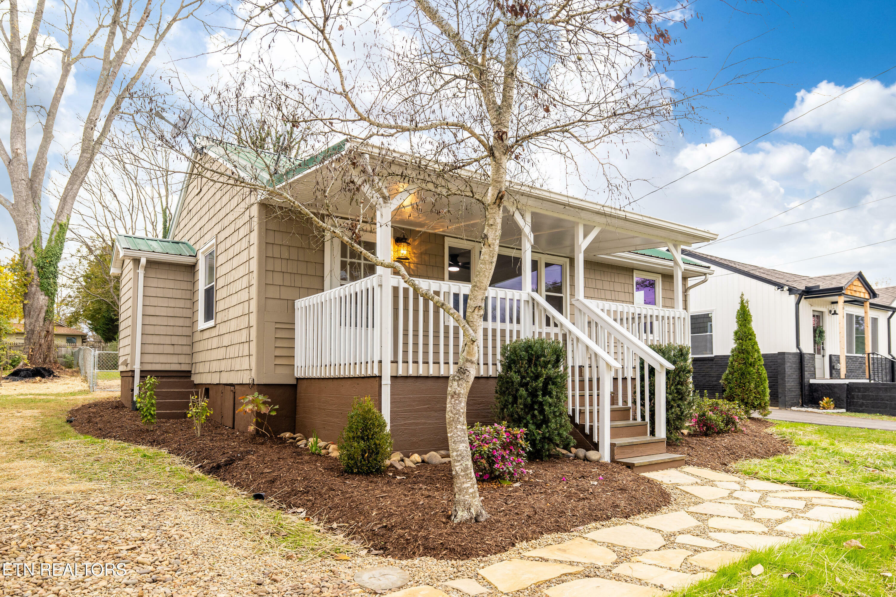 Property Photo: 2817 Avondale Ave TN 37917
