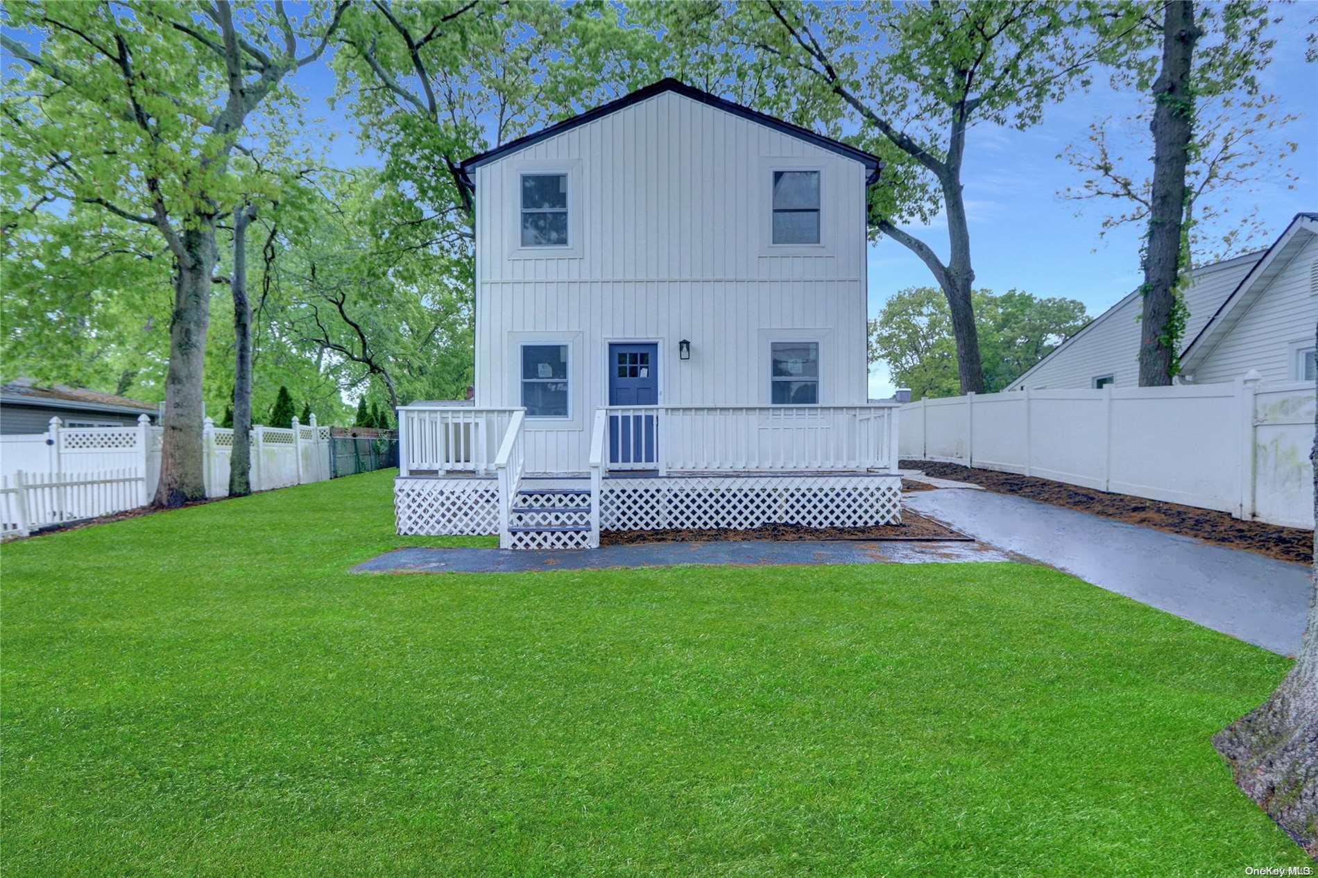 223 Seminole Street  Ronkonkoma NY 11779 photo