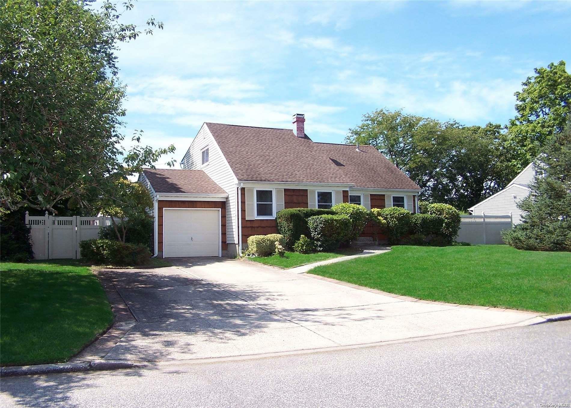 Property Photo: 14 Towne Lane NY 11720