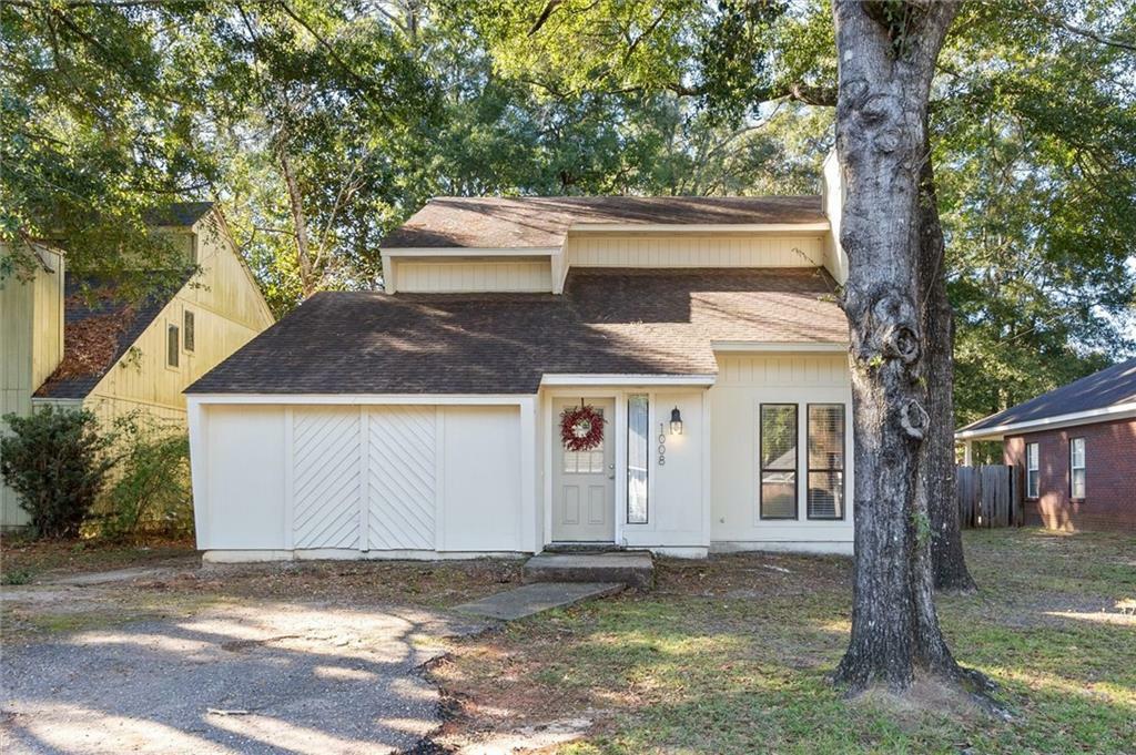 Property Photo: 1008 McNeil Avenue AL 36609