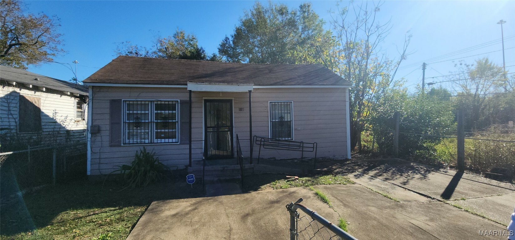 Property Photo: 1573 Oakland Street AL 36108