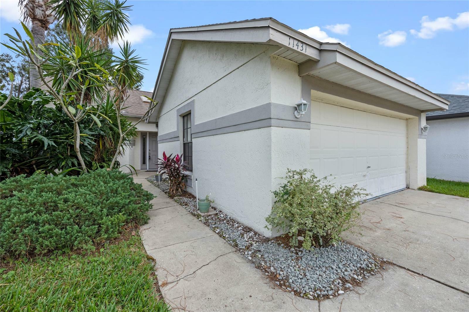 Property Photo:  11431 Peachstone Court  FL 32821 