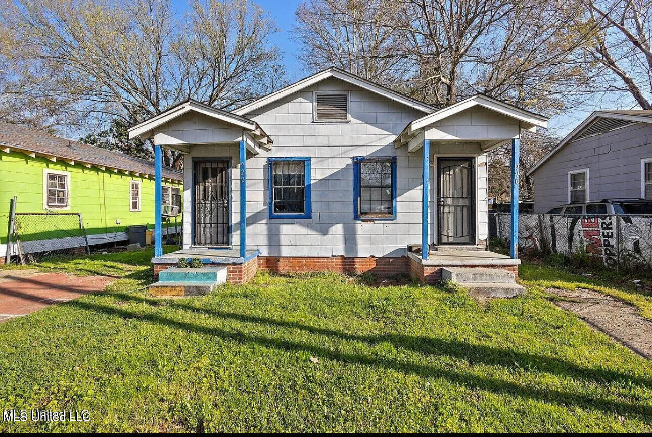 Property Photo:  920 Randall Street  MS 39203 