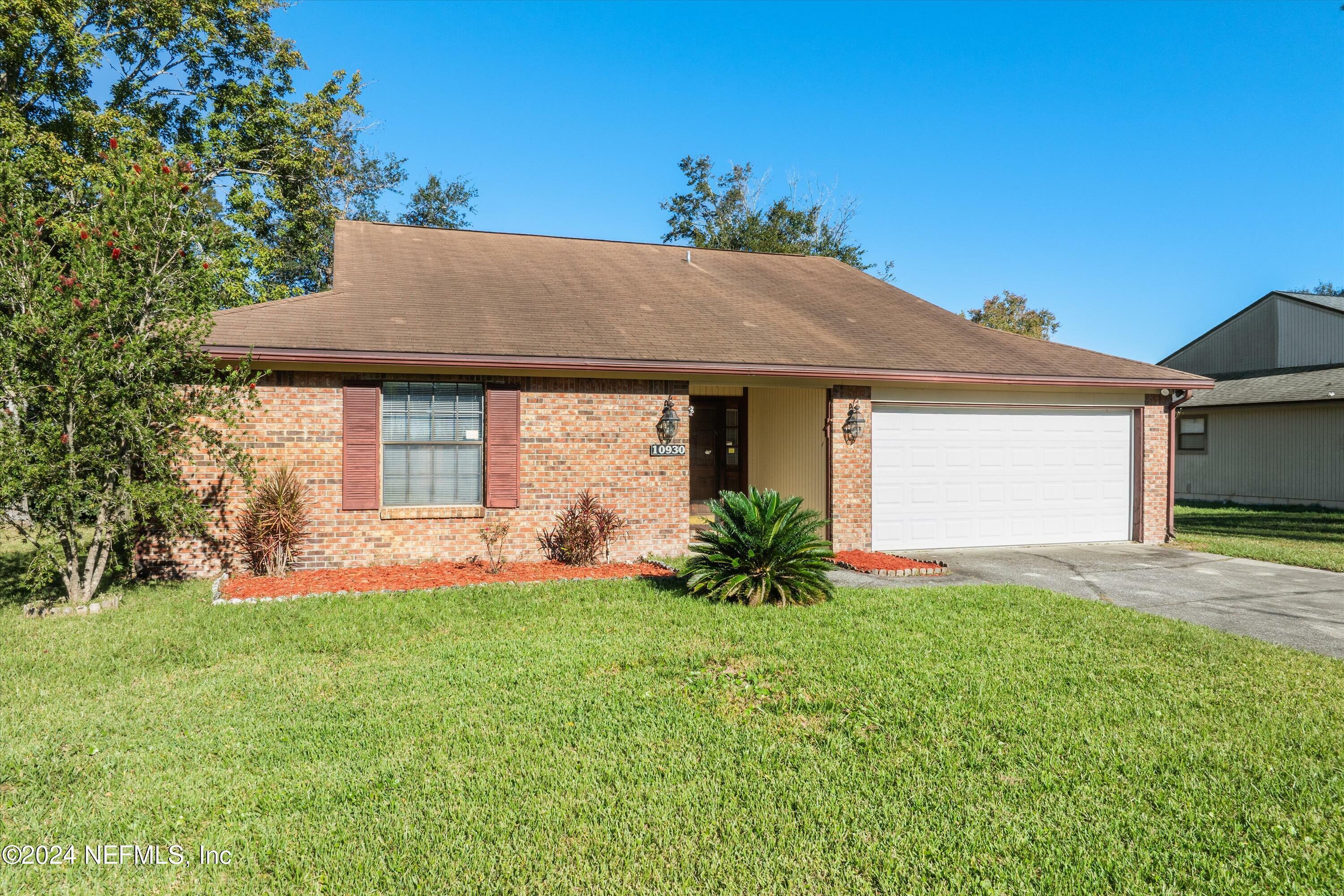 Property Photo:  10930 Steeding Horse Drive  FL 32257 