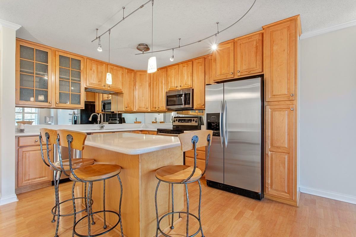 Property Photo:  210 W Grant Street 104  MN 55403 