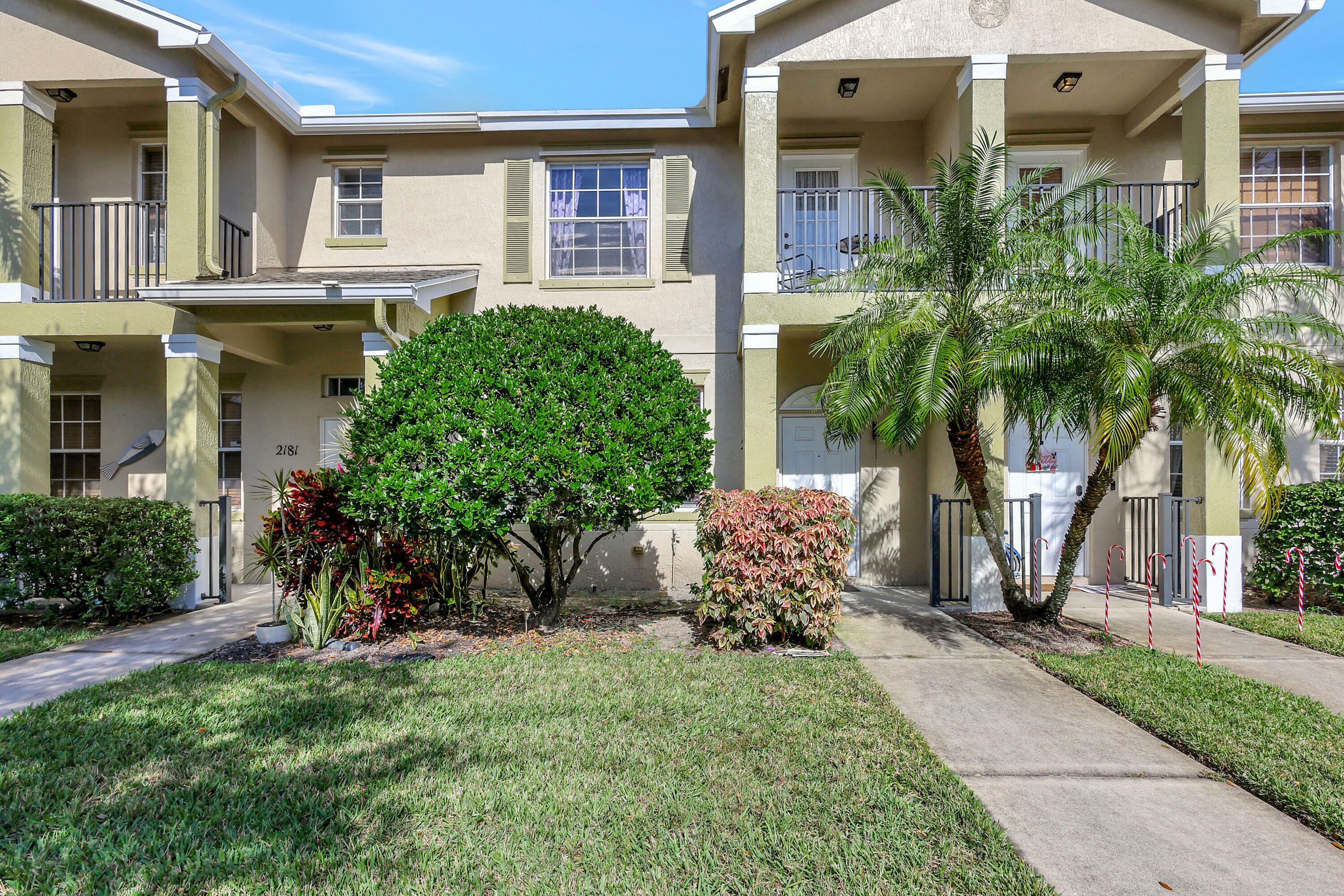 Property Photo:  2185 SE Grand Drive SE  FL 34952 