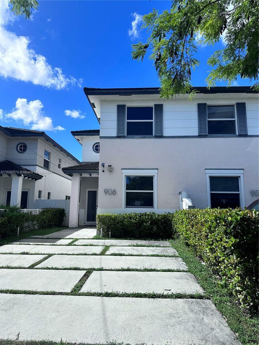 Property Photo:  906 SW 65th Ave  FL 33144 