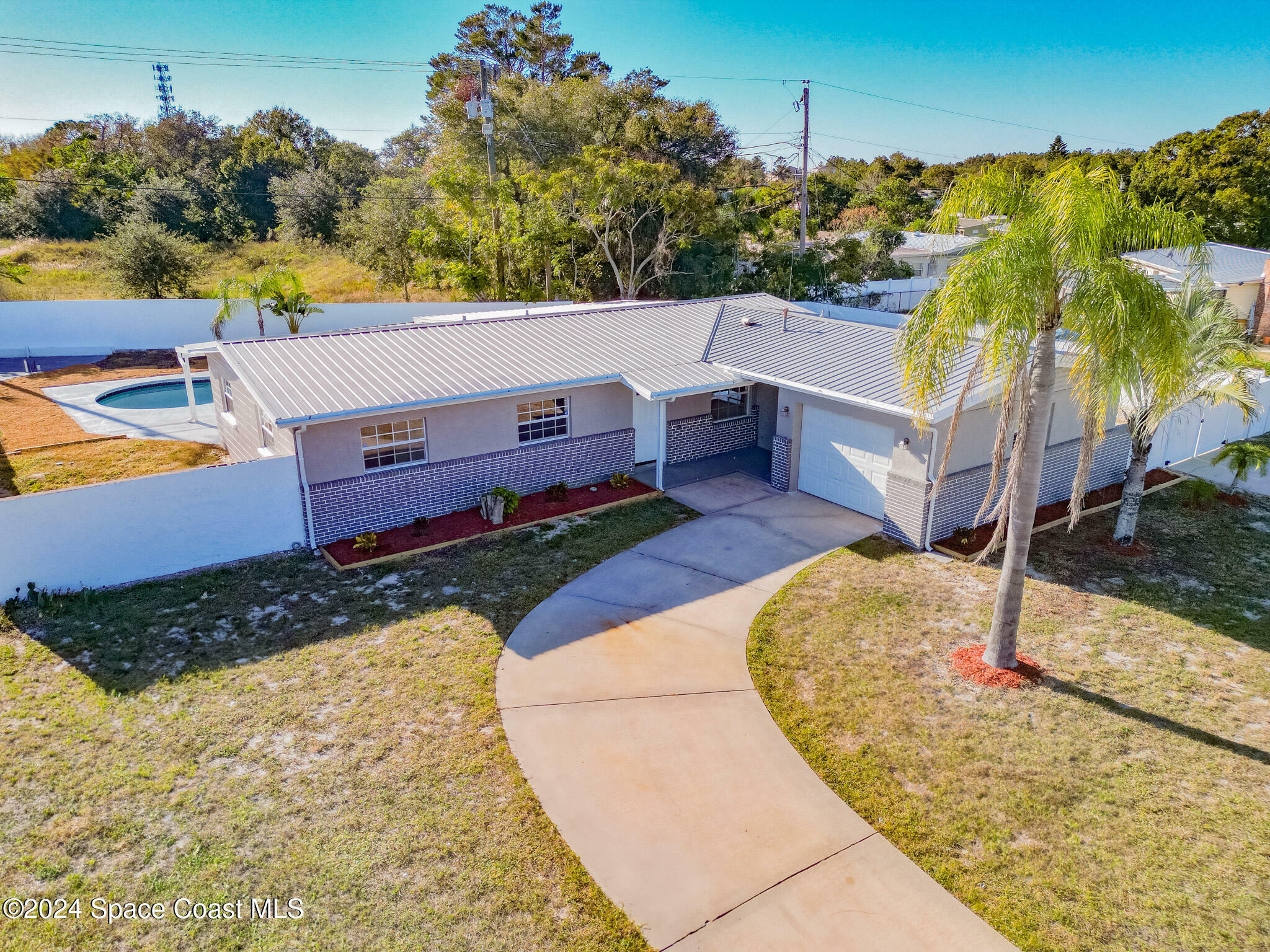 Property Photo:  400 Clarewood Boulevard  FL 32796 