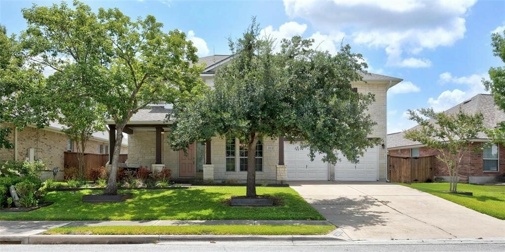 Property Photo:  11613 Prince Phillip Way  TX 78653 