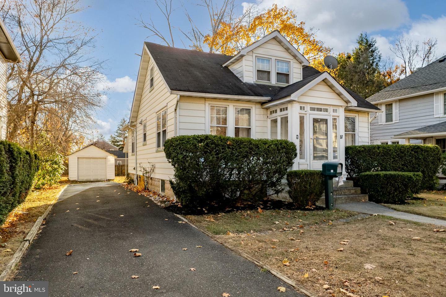 Property Photo:  57 Elizabeth Street  NJ 08068 