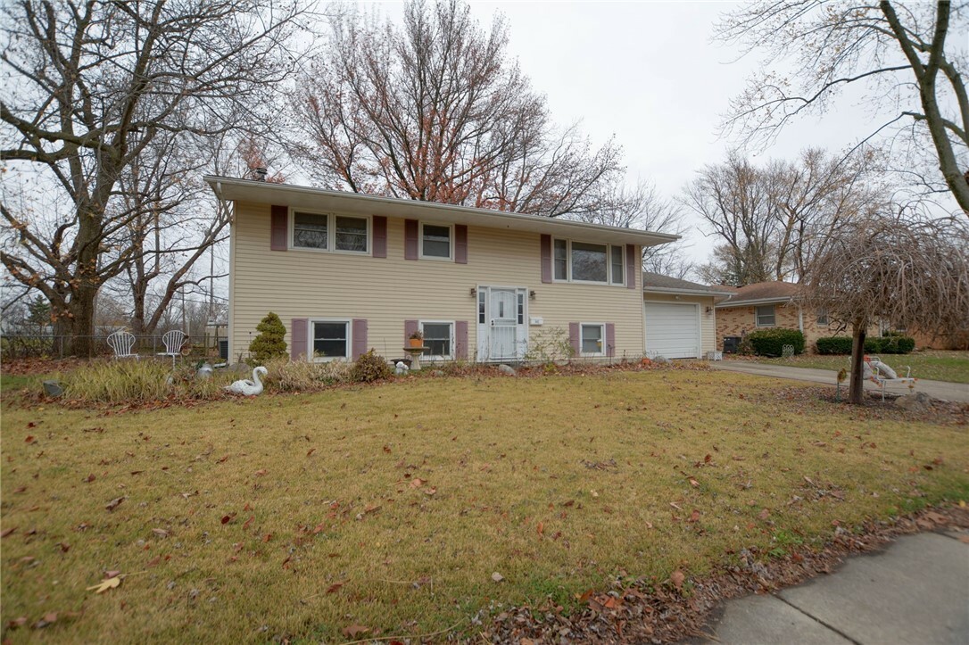 Property Photo:  542 W Buckingham Drive  IL 62526 