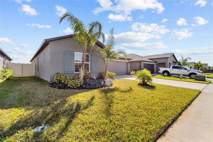 Property Photo: 5476 Blue Azure Drive FL 33598