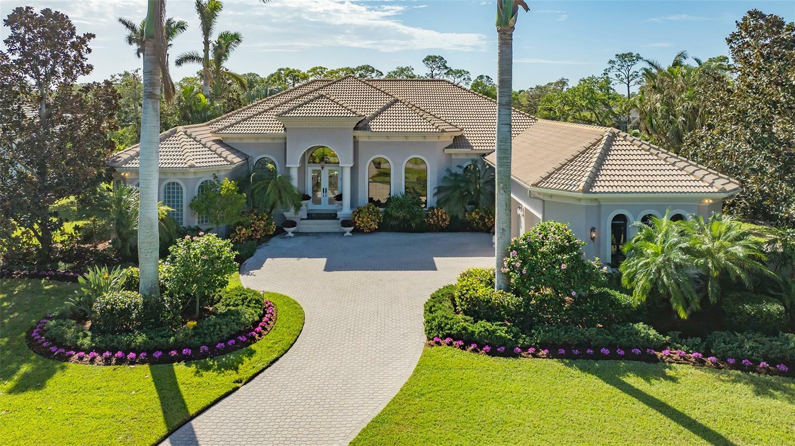 Property Photo:  703 Macewen Drive  FL 34229 