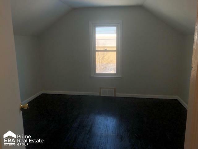 Property Photo:  1404 E Kurtz Avenue  MI 48505 