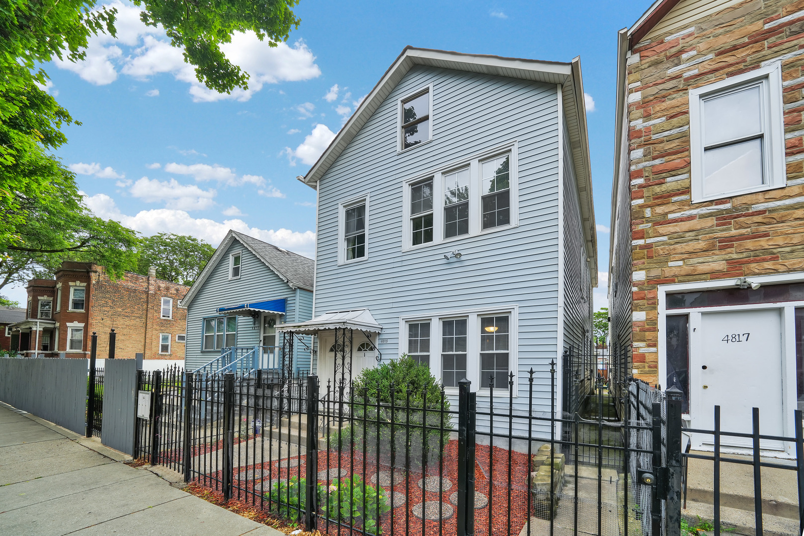 Property Photo:  4815 S Laflin Street 2  IL 60609 