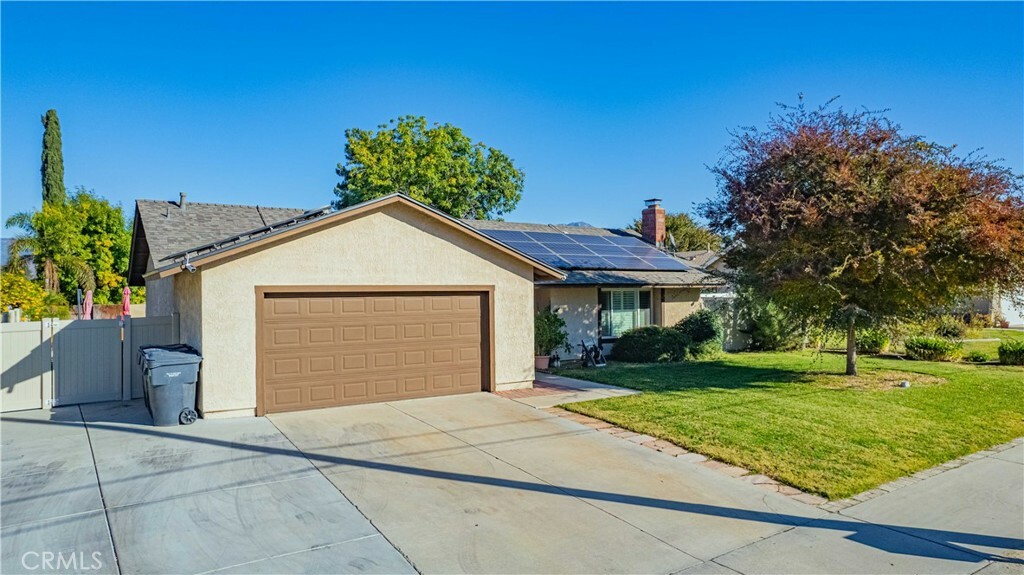 Property Photo:  861 E Pennsylvania Avenue  CA 92374 