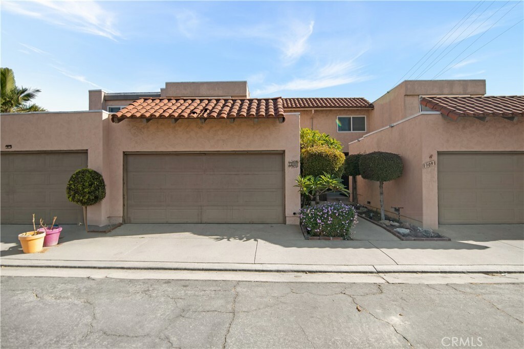 Property Photo:  13089 Thoroughbred Way  CA 90601 