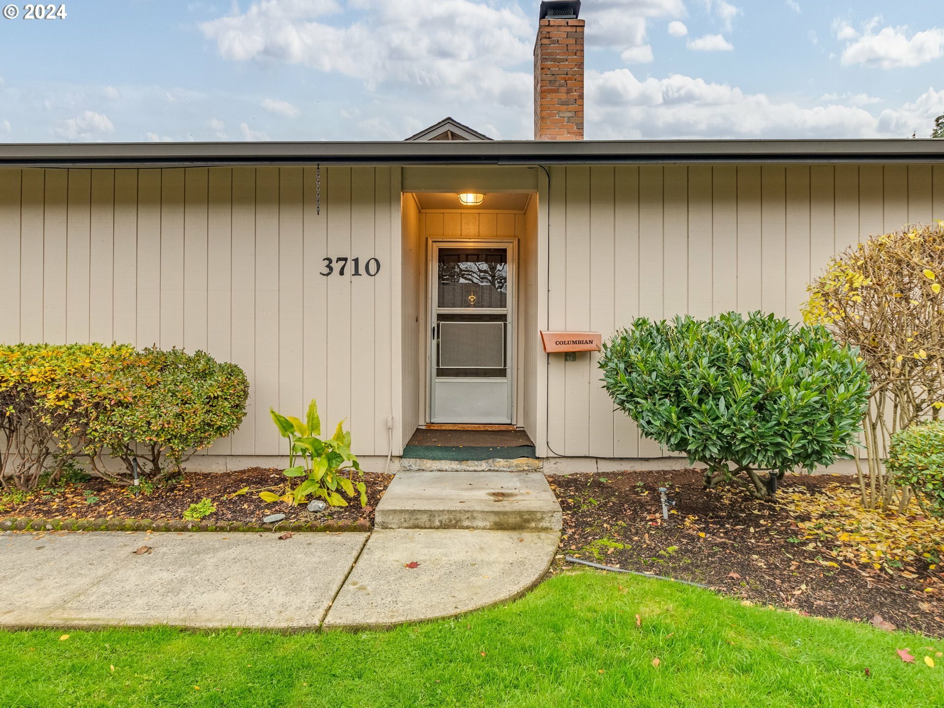 Property Photo:  3710 NE 45th St  WA 98661 