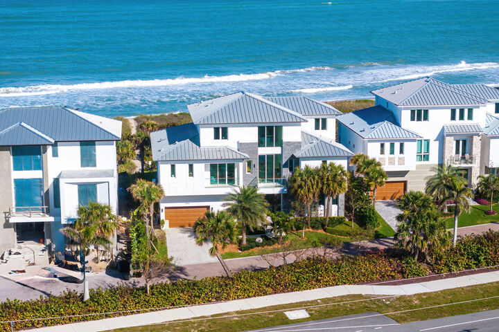 Property Photo: 4422 N Highway A1a FL 34949