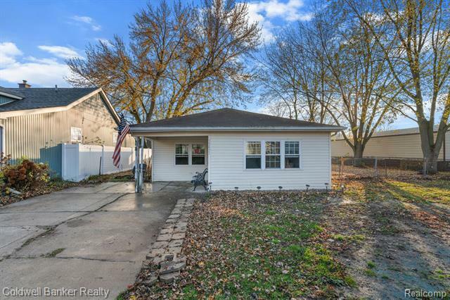 Property Photo:  13431 Rose Street  MI 48173 